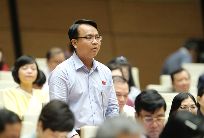 Phi&ecirc;n chất vấn thẳng thắn