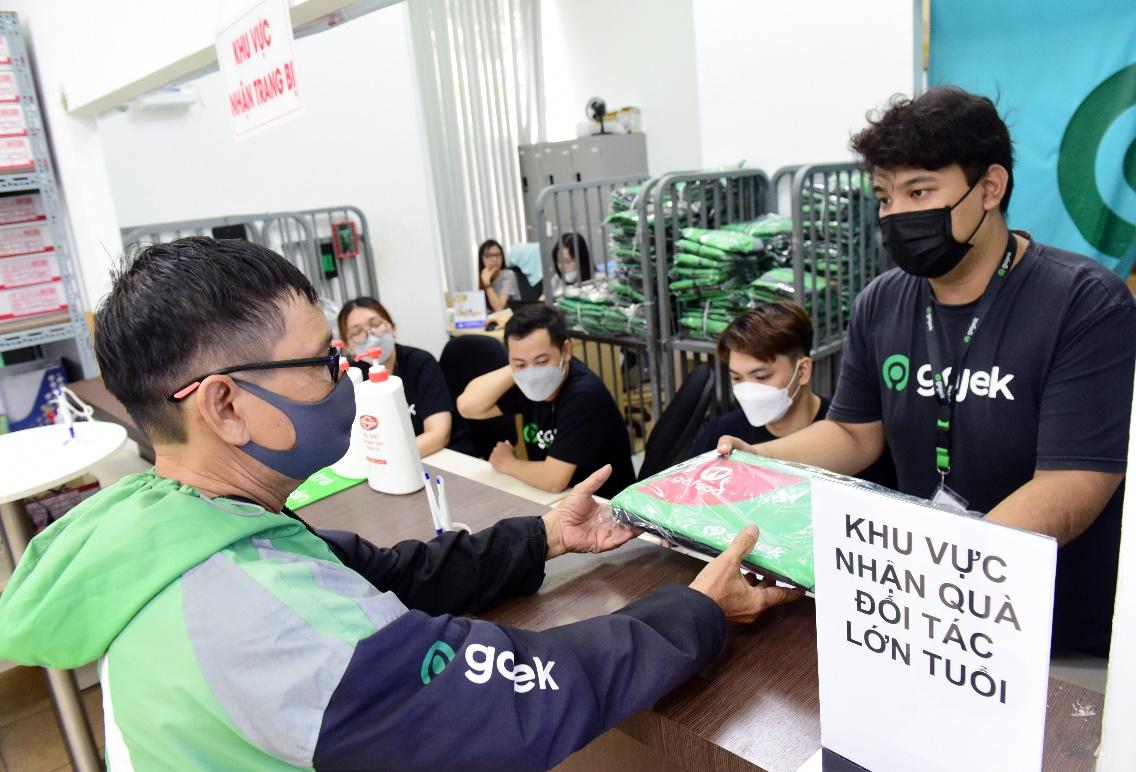 Gojek triển khai chương tr&igrave;nh tri &acirc;n t&agrave;i xế lớn tuổi - Ảnh 4.