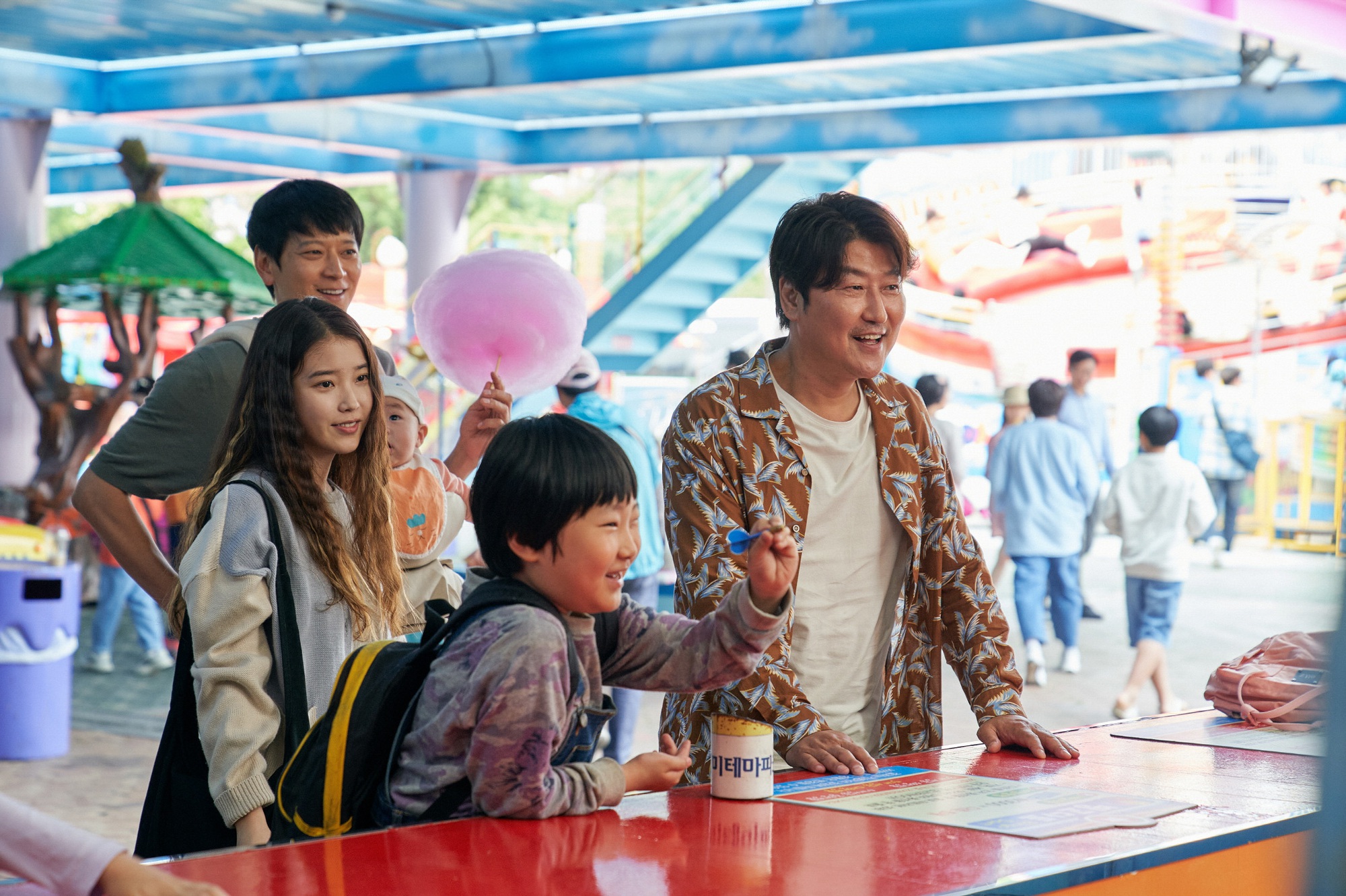 Loạt phim gây sốt tại LHP Cannes 2022 ra rạp Việt
