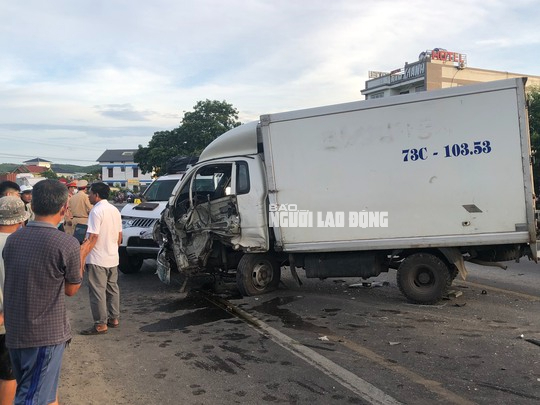 H&agrave;ng trăm phương tiện đứng ch&ocirc;n ch&acirc;n nhiều giờ tr&ecirc;n Quốc lộ 1 - Ảnh 3.