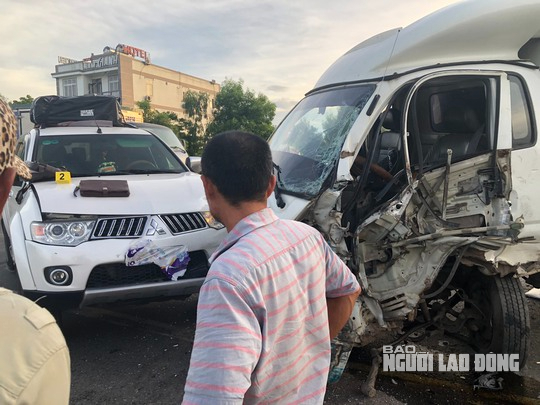 H&agrave;ng trăm phương tiện đứng ch&ocirc;n ch&acirc;n nhiều giờ tr&ecirc;n Quốc lộ 1 - Ảnh 1.