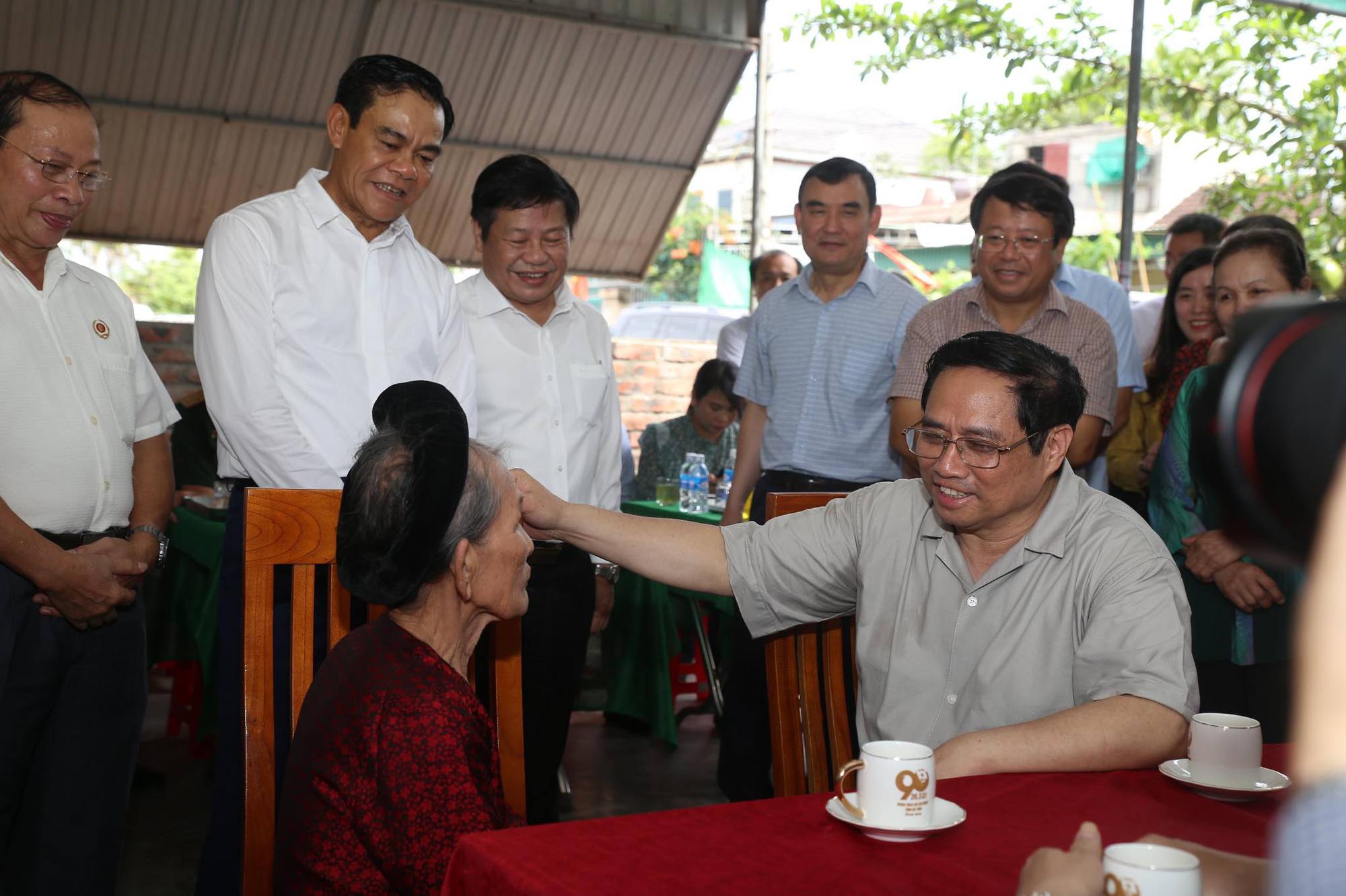 Thủ tướng Phạm Minh Chính dâng hương tại Ngã ba Đồng Lộc, khảo sát mỏ sắt Thạch khê - Ảnh 3.