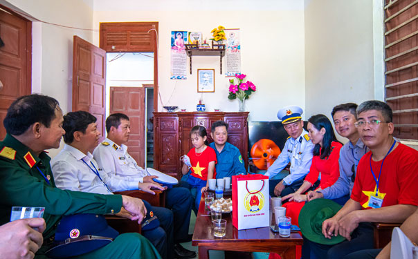 Vững v&agrave;ng Trường Sa - Ảnh 3.