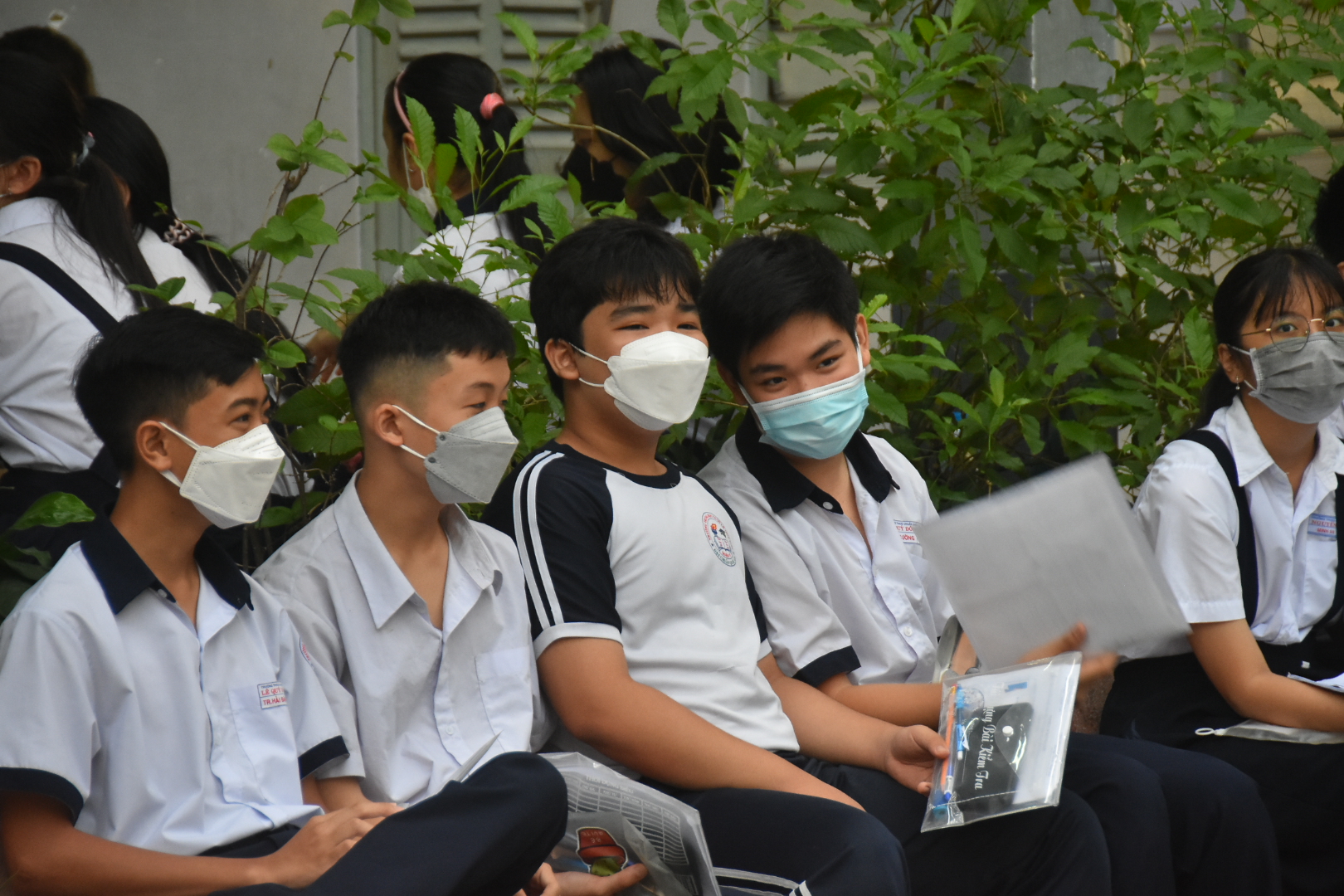 Thi lớp 10 ở TP HCM: Thí sinh có thể mở khẩu trang; đón xem giải đề thi môn ngữ văn - Ảnh 3.