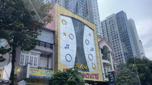 ĐIỀU TRA: V&eacute;n m&agrave;n dịch vụ qu&aacute;i đản n&uacute;p b&oacute;ng qu&aacute;n karaoke - Ảnh 1.