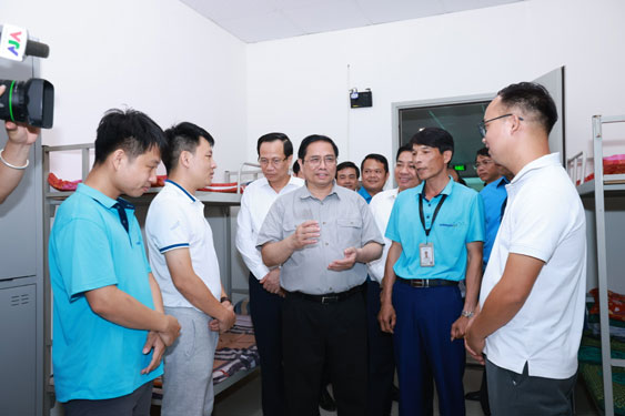 THỦ TƯỚNG CHÍNH PHỦ ĐỐI THOẠI VỚI CÔNG NHÂN: Giải quyết thấu đáo nguyện vọng của công nhân