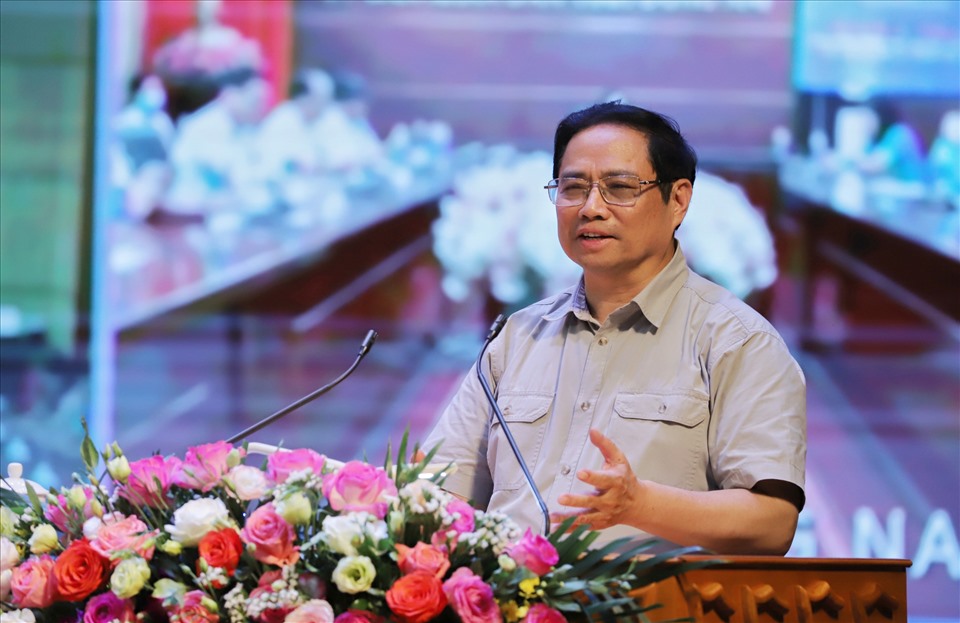 Thủ tướng Ch&iacute;nh phủ  đối thoại với c&ocirc;ng nh&acirc;n: V&igrave; mục ti&ecirc;u cao nhất l&agrave; nh&acirc;n d&acirc;n được ấm no, hạnh ph&uacute;c - Ảnh 2.