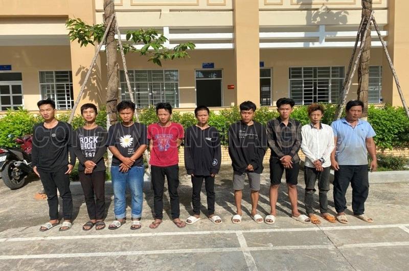 Qu&aacute; mức manh động, nh&oacute;m thanh ni&ecirc;n k&eacute;o đến tận nh&agrave; đối thủ để ra tay - Ảnh 2.