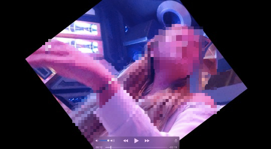 V&eacute;n m&agrave;n dịch vụ qu&aacute;i đản n&uacute;p b&oacute;ng qu&aacute;n karaoke: Đ&oacute;n xem phần 2 - Ch&acirc;n dung kẻ m&ocirc;i giới - Ảnh 1.