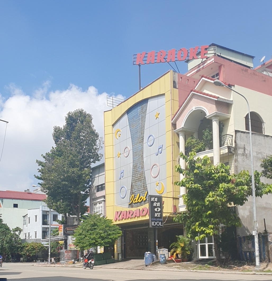 Diễn biến n&oacute;ng li&ecirc;n quan đến qu&aacute;n karaoke IDOL - Ảnh 1.