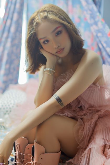 Miu L&ecirc; dằn mặt những ch&agrave;ng trai b&aacute;m mẹ - Ảnh 1.