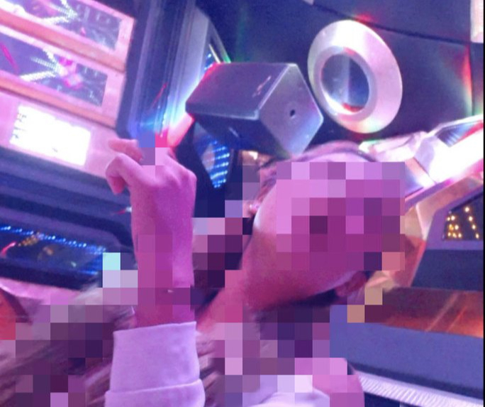 Karaoke thác loạn: Có hay không sự bảo kê?