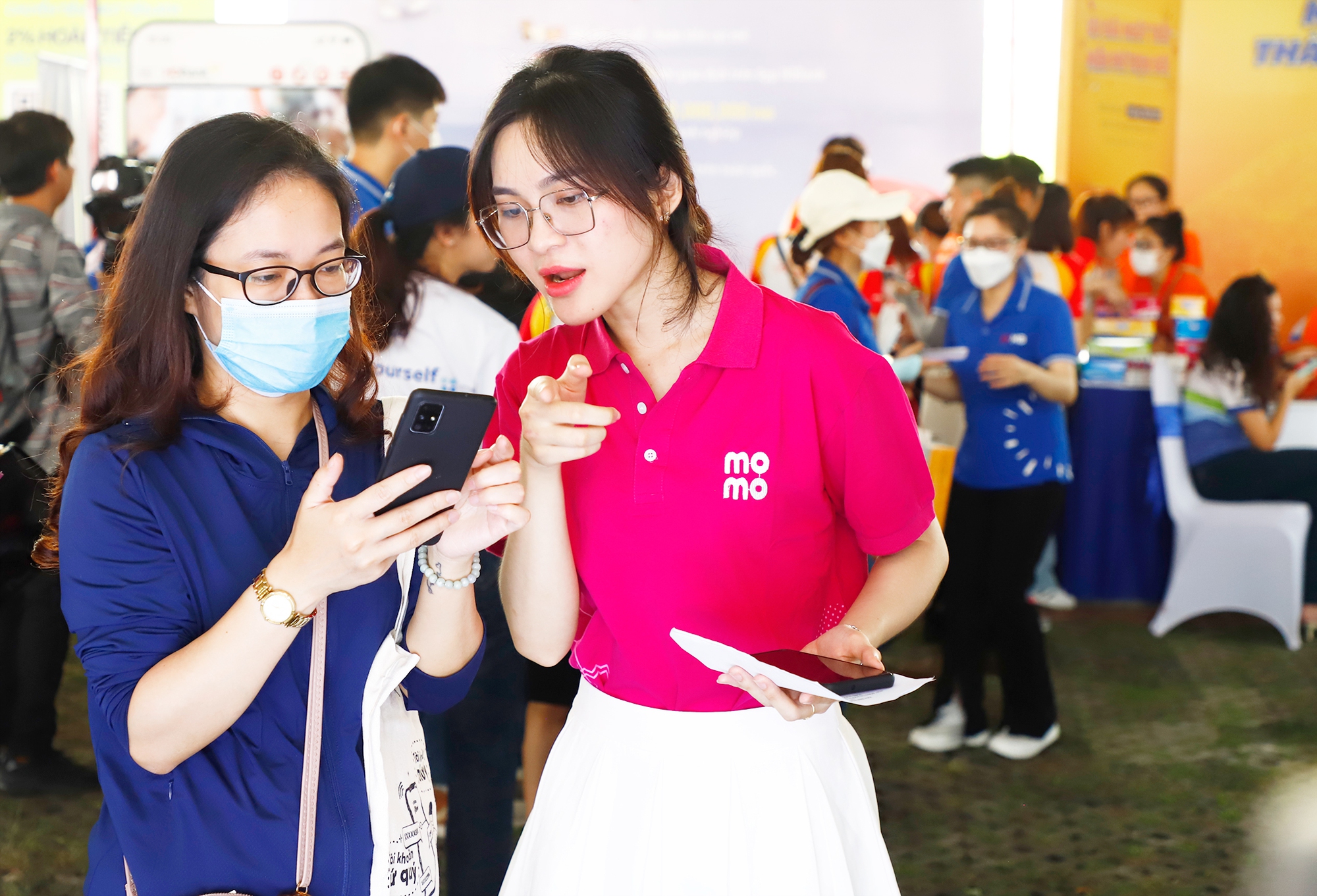 MoMo đồng hành cùng nhiều địa phương thúc đẩy thanh toán không tiền mặt