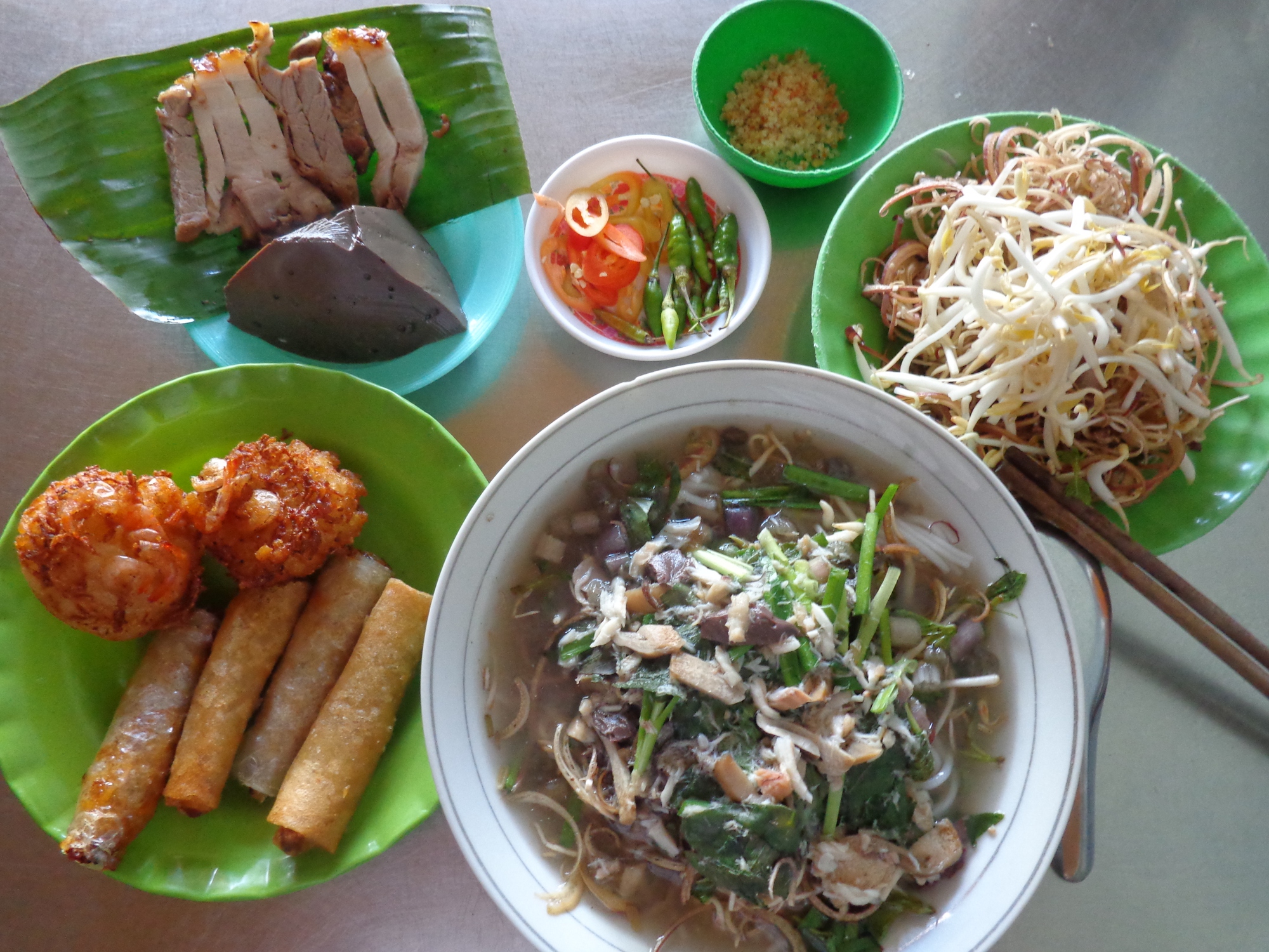 Đi t&igrave;m hương vị b&uacute;n nước l&egrave;o miền T&acirc;y - Ảnh 2.