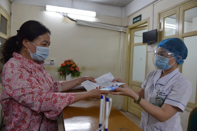 Thiếu thuốc cho bệnh nh&acirc;n kh&aacute;m, chữa bệnh BHYT, cơ quan bảo hiểm n&oacute;i g&igrave;? - Ảnh 1.