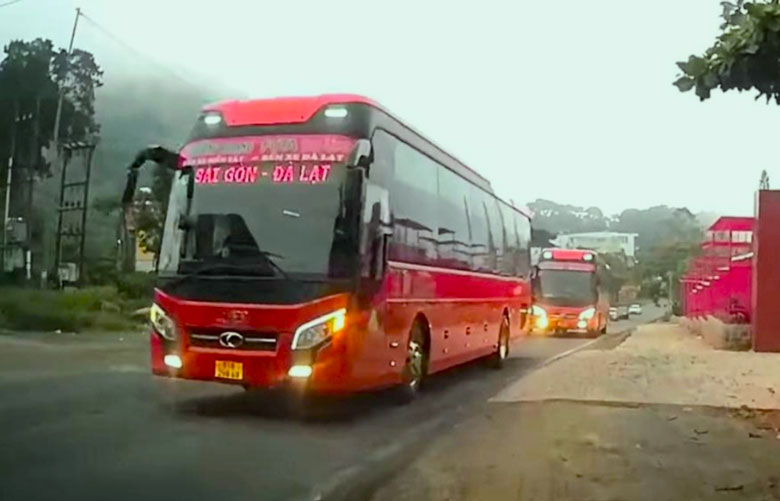Hãng xe Phương Trang thông tin gì về vụ vượt ẩu trên Quốc lộ 20 gây xôn xao dư luận?