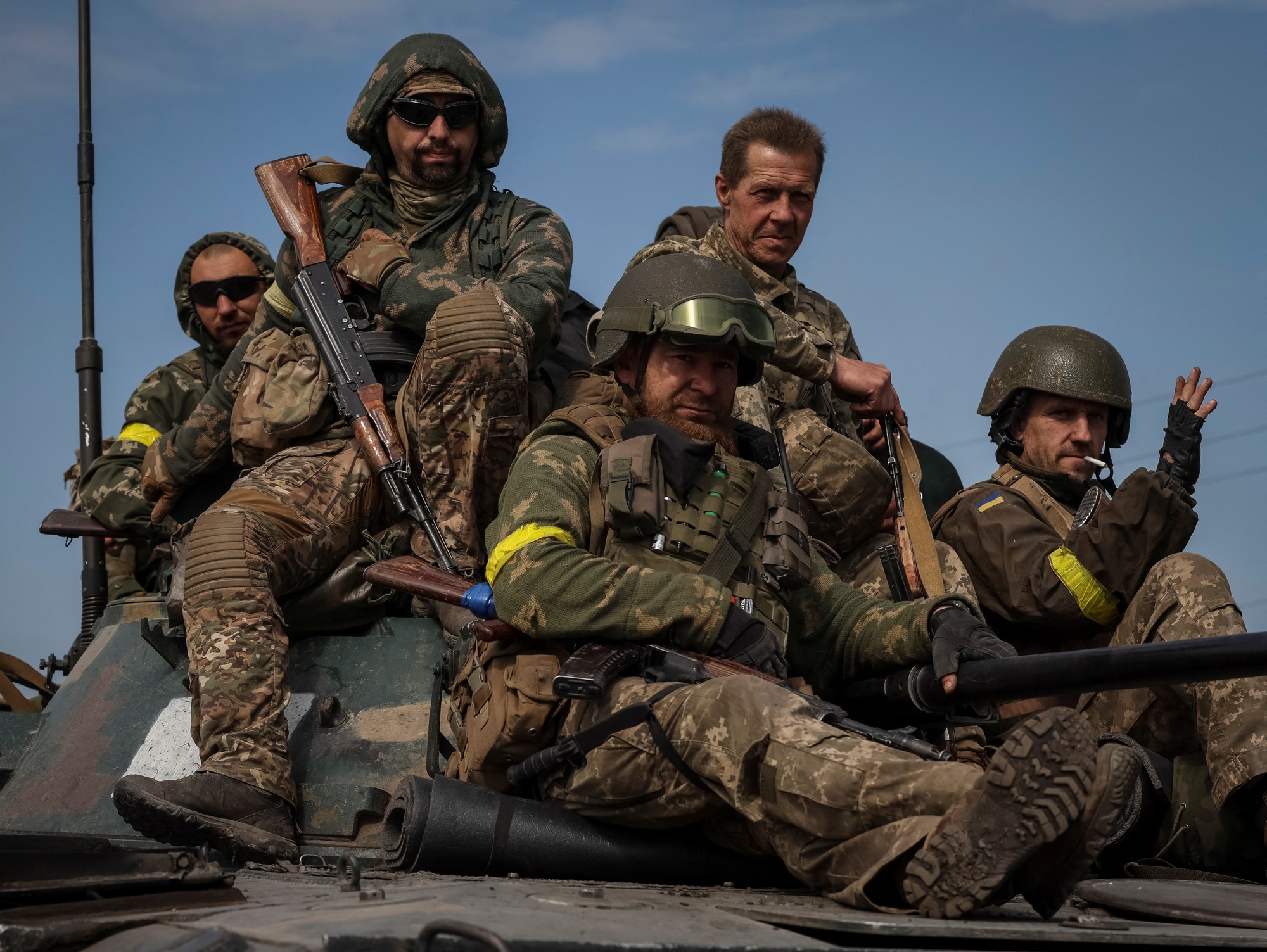 Giao tranh khốc liệt ở Sievierodonetsk, Ukraine chịu tổn thất &ldquo;đau đớn&rdquo; - Ảnh 2.