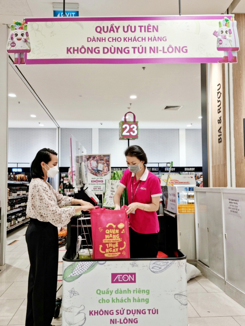Aeon Việt Nam triển khai s&aacute;ng kiến cho mượn t&uacute;i m&ocirc;i trường - Ảnh 1.