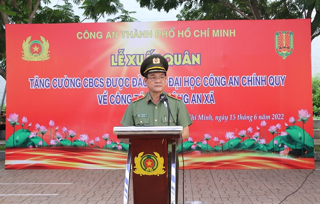 Công an TP HCM đưa 100 cán bộ, chiến sĩ về công an xã