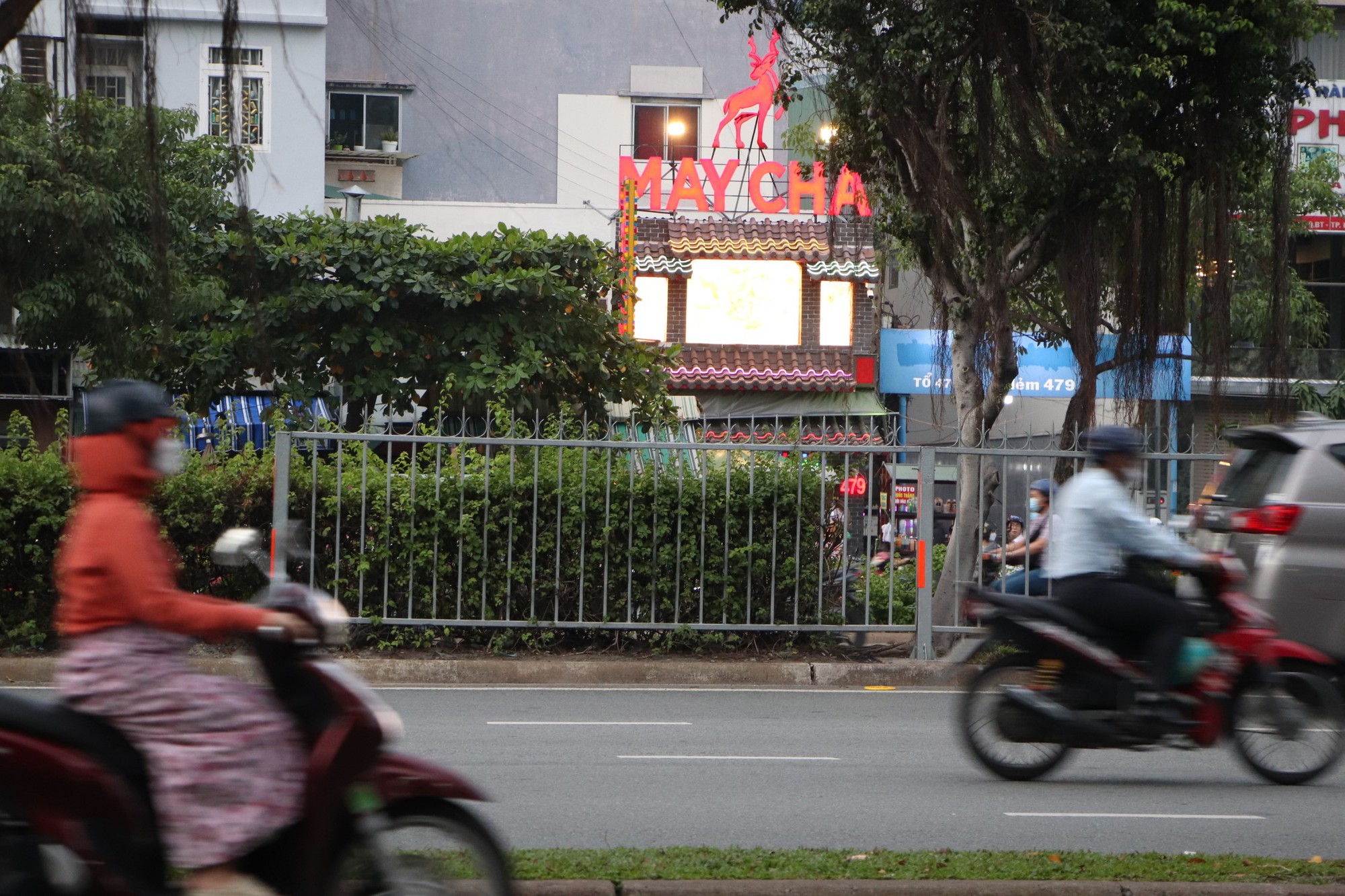 Ớn h&igrave;nh ảnh băng ngang đường ở TP HCM - Ảnh 2.