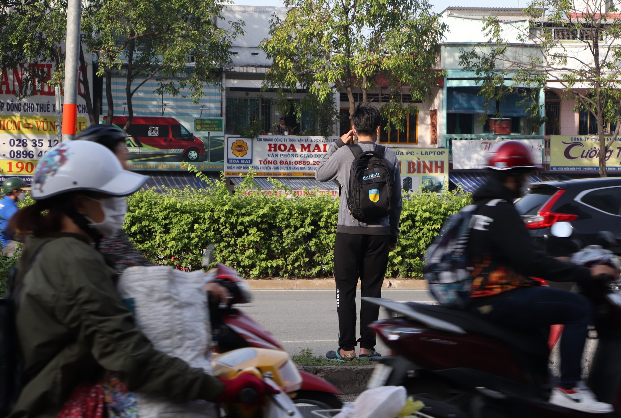 Ớn h&igrave;nh ảnh băng ngang đường ở TP HCM - Ảnh 6.