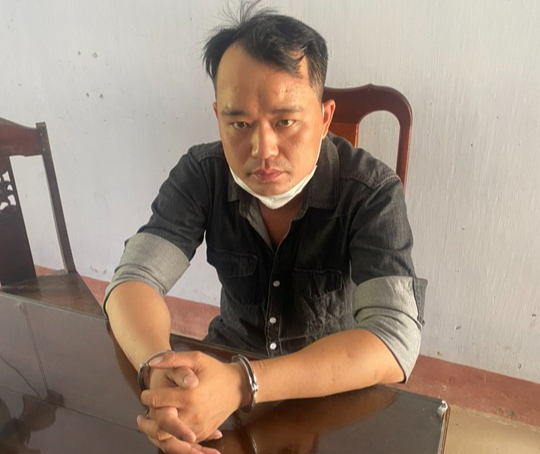 Chém người rồi bỏ trốn, khi nam thanh niên đang rút tiền thì bị bắt - Ảnh 1.