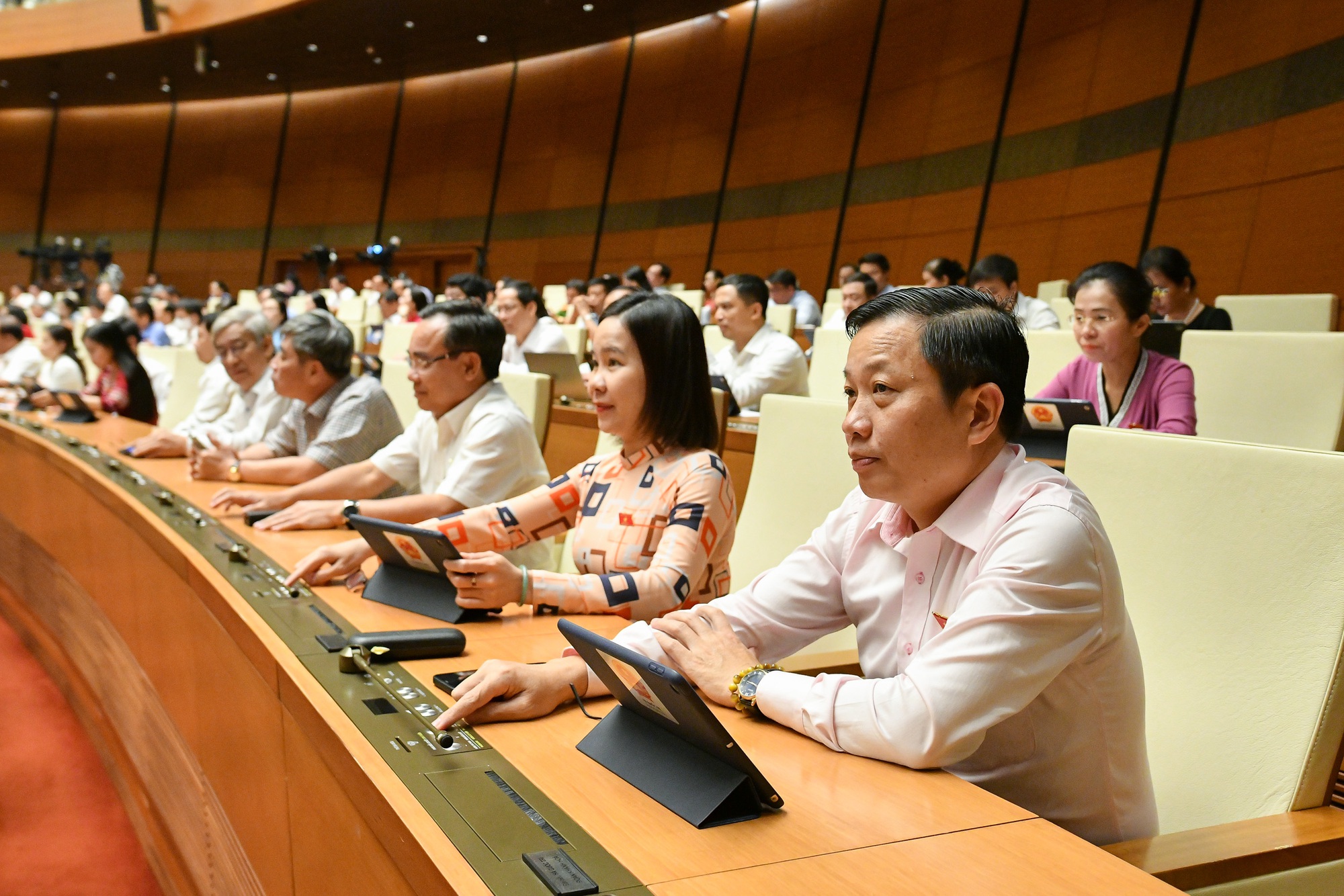 Th&ocirc;ng qua chủ trương đầu tư đường v&agrave;nh đai 3 TP HCM v&agrave; V&agrave;nh đai 4 v&ugrave;ng Thủ đ&ocirc; H&agrave; Nội - Ảnh 2.