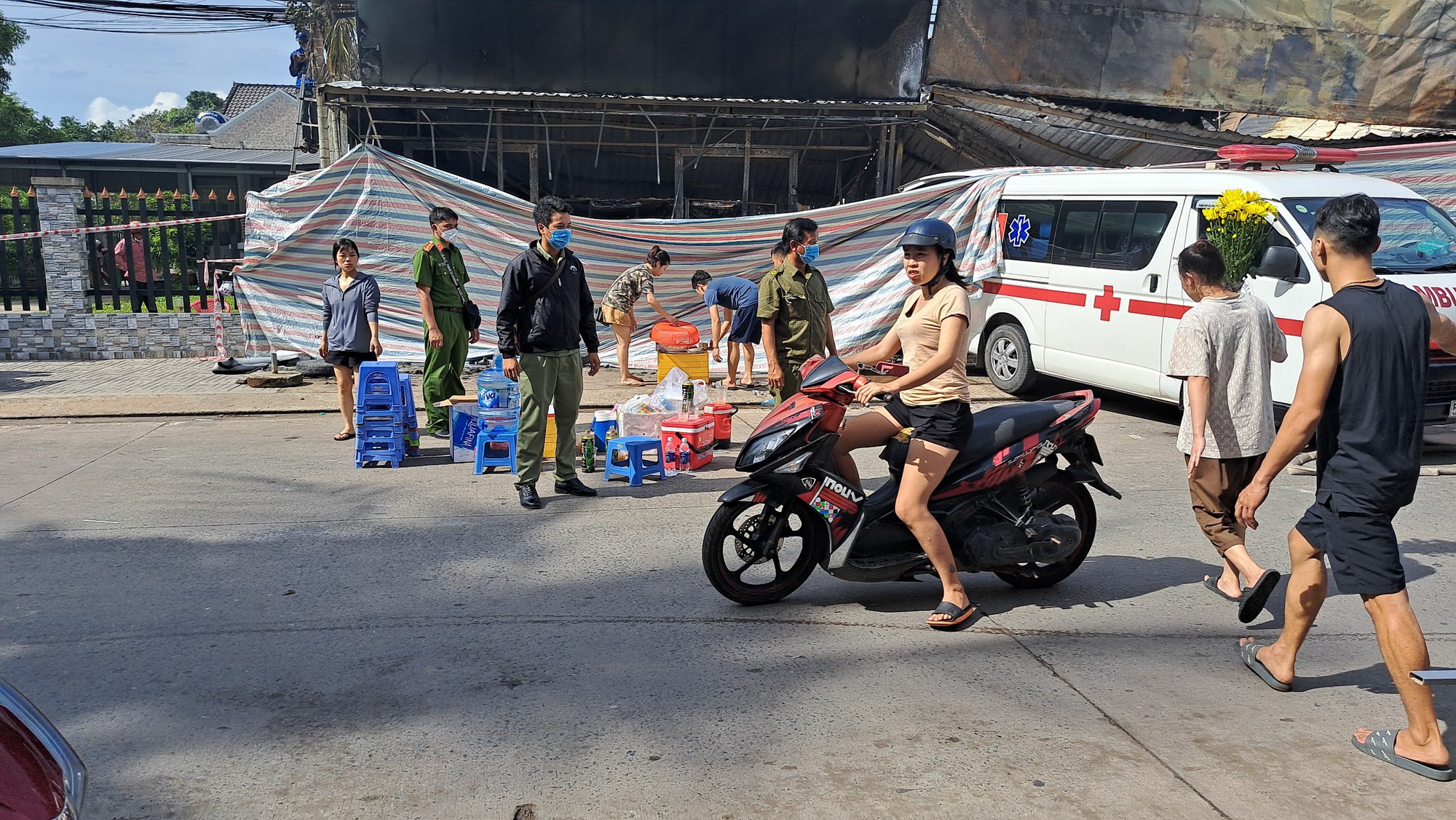 Cháy siêu thị mini ở Phú Quốc khiến 2 vợ chồng tử vong