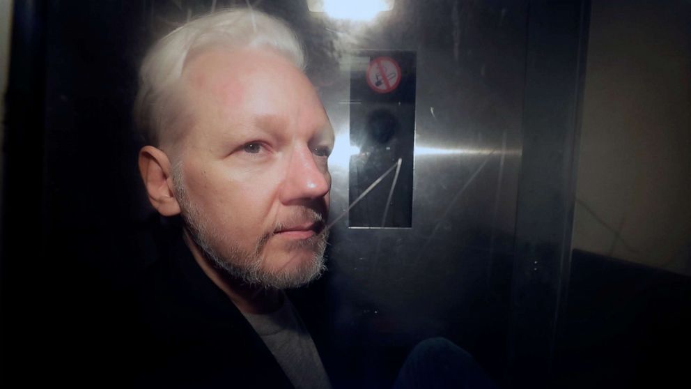 Ông chủ Wikileaks nhận tin sét đánh