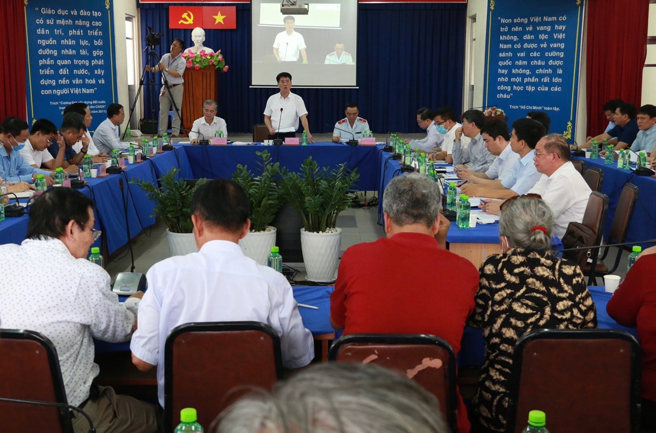 Thanh tra Chính phủ đang đối thoại với người dân Thủ Thiêm