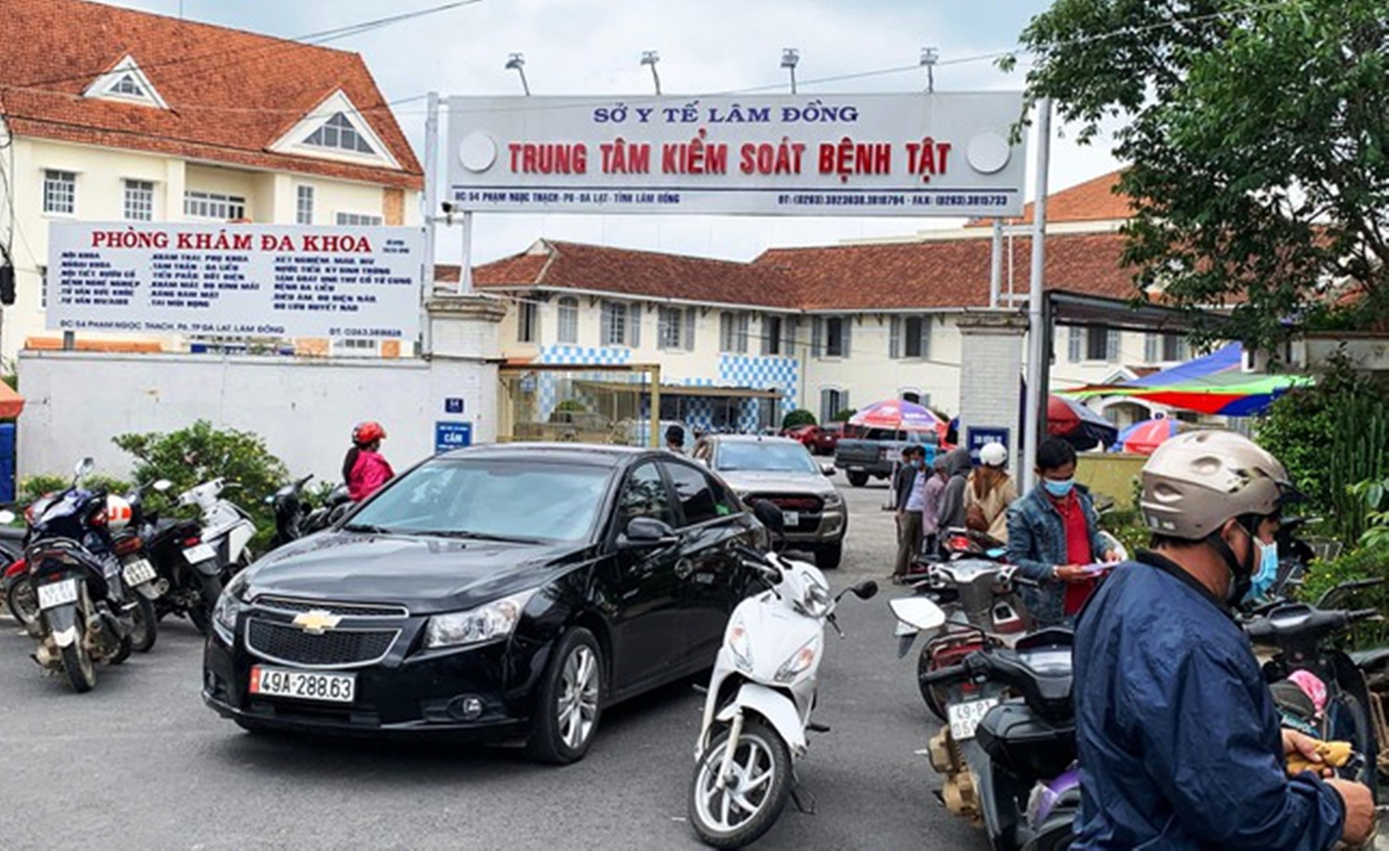 Công ty Việt Á trúng 16 gói thầu cung cấp vật tư y tế ở Lâm Đồng