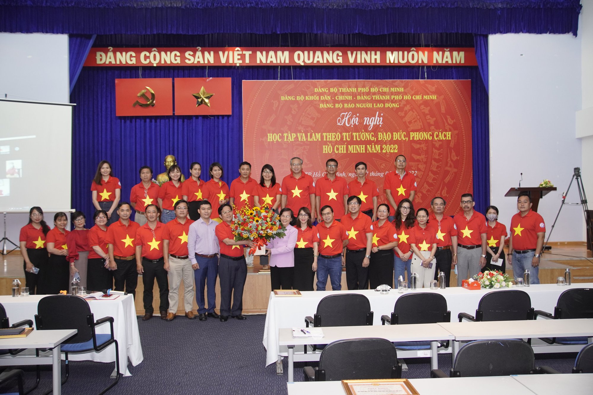 Người cán bộ phải vừa có tài, vừa có đức - Ảnh 2.