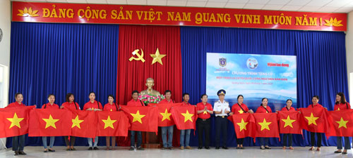 Vun đắp t&igrave;nh y&ecirc;u Tổ quốc cho thế hệ trẻ - Ảnh 1.