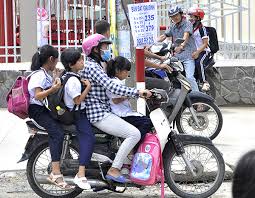 Chở con trẻ, hãy cẩn thận!