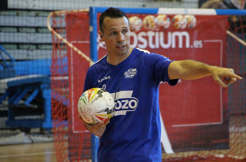 HLV gi&uacute;p Argentina v&ocirc; địch World Cup sẽ dẫn dắt tuyển Futsal Việt Nam? - Ảnh 1.