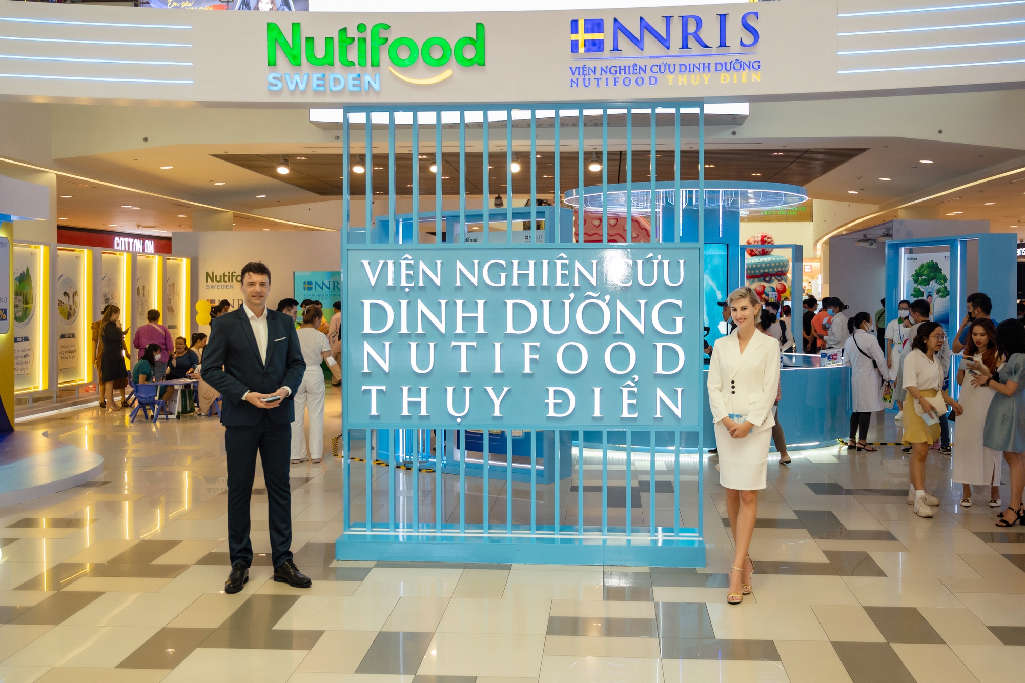 Triển lãm "Viện nghiên cứu dinh dưỡng Nutifood Thụy Điển NNRIS"