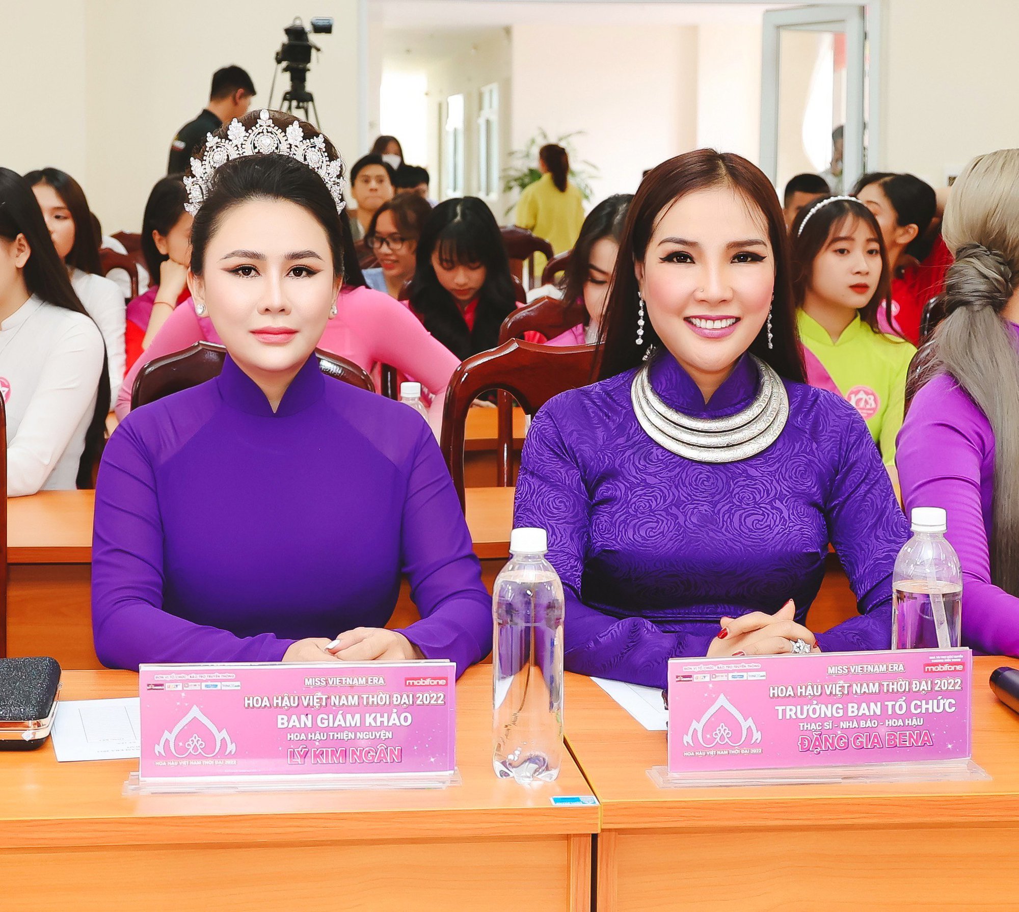 Hoa hậu L&yacute; Kim Ng&acirc;n mặc &aacute;o d&agrave;i thuần Việt casting hoa hậu - Ảnh 4.