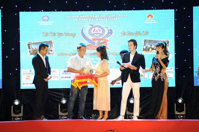C&ocirc;ng ty Cổ phần INNOTECH Việt Nam c&ugrave;ng h&agrave;nh tr&igrave;nh thiện nguyện tại Quảng Ng&atilde;i - Ảnh 2.
