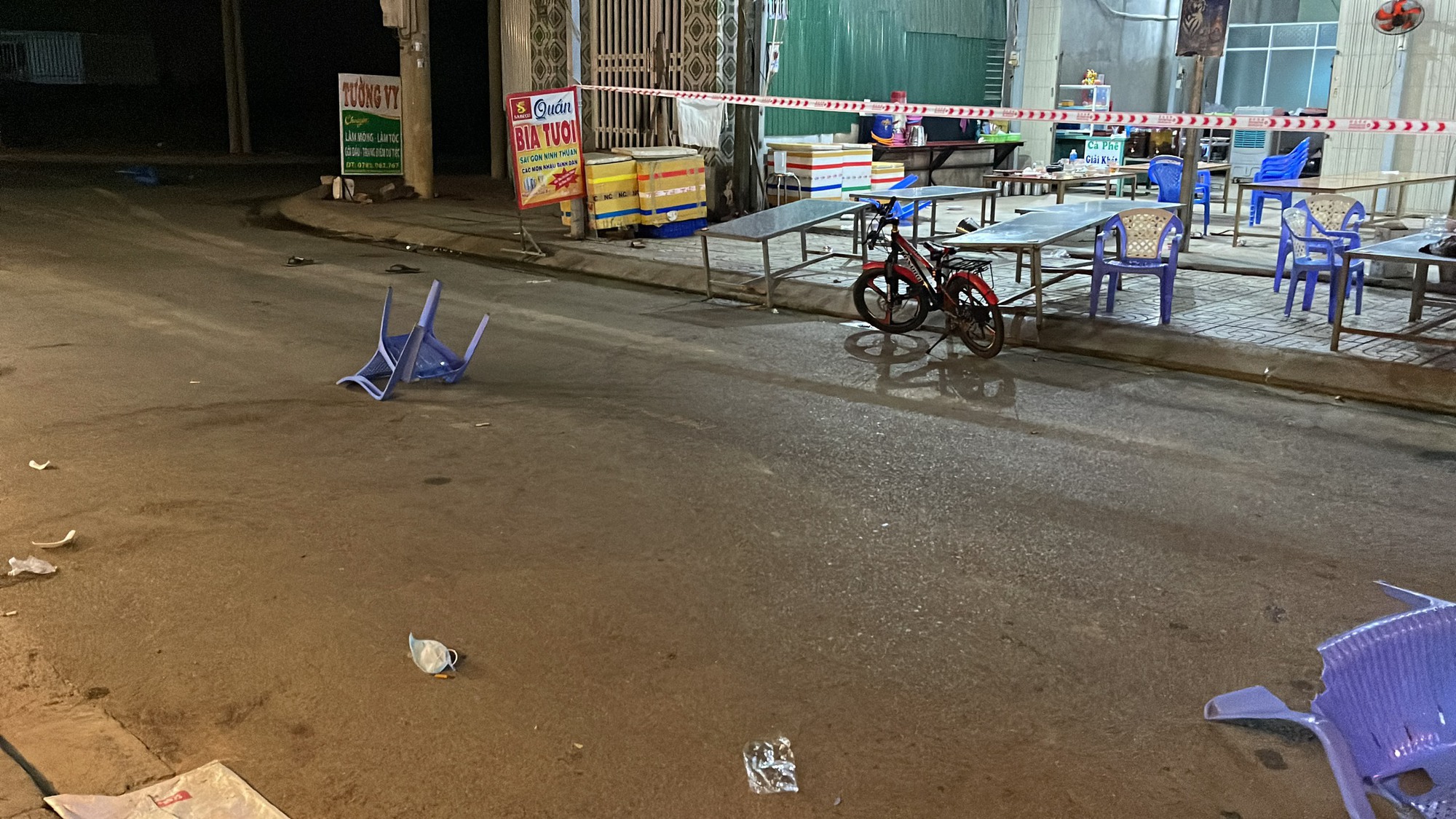 Ẩu đả trong quán nhậu lúc giữa đêm, 1 người chết, 2 người trọng thương