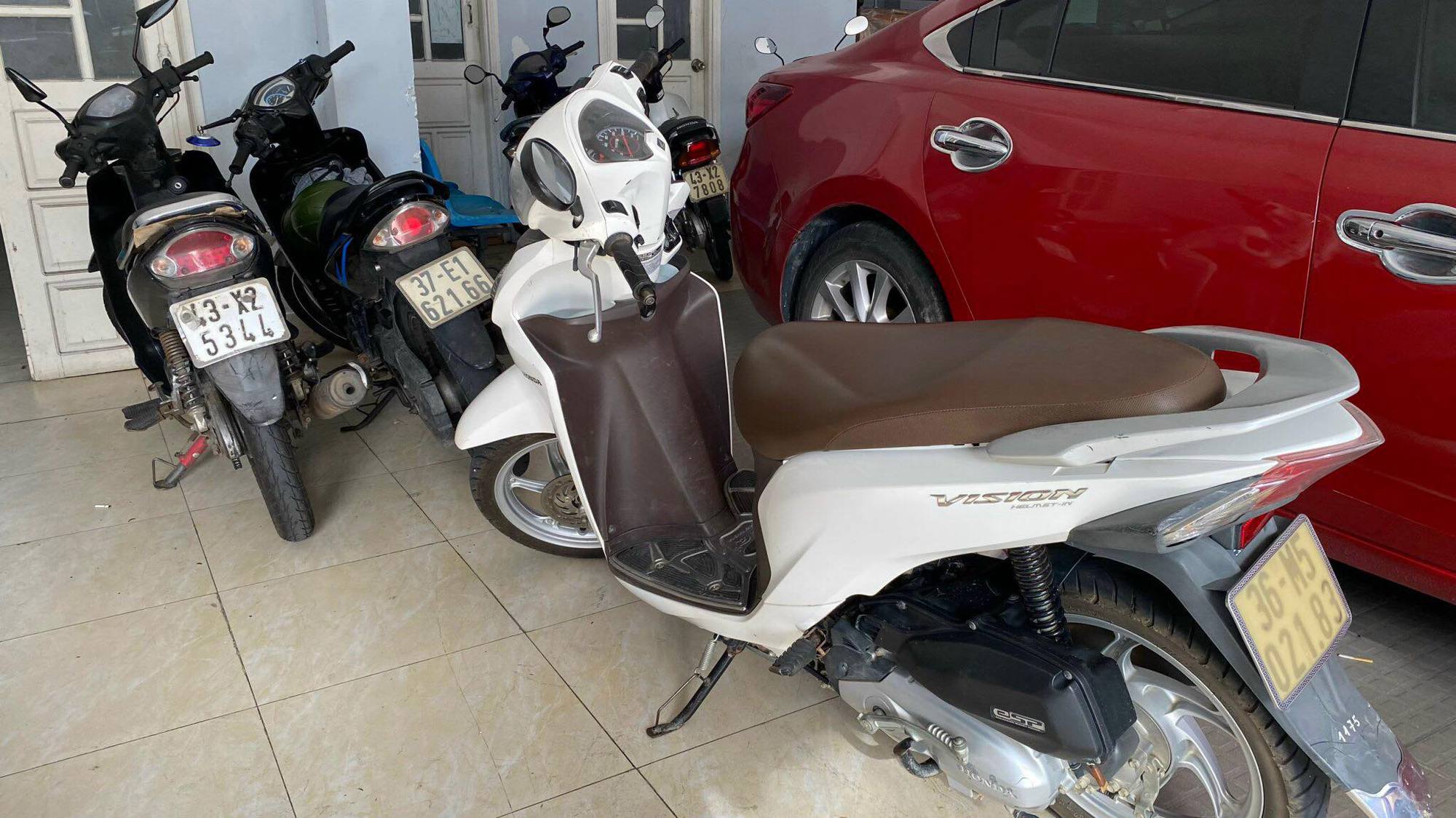 Đ&agrave; Nẵng: Bắt 2 nam thanh ni&ecirc;n chuy&ecirc;n trộm xe m&aacute;y theo đơn đặt h&agrave;ng - Ảnh 2.