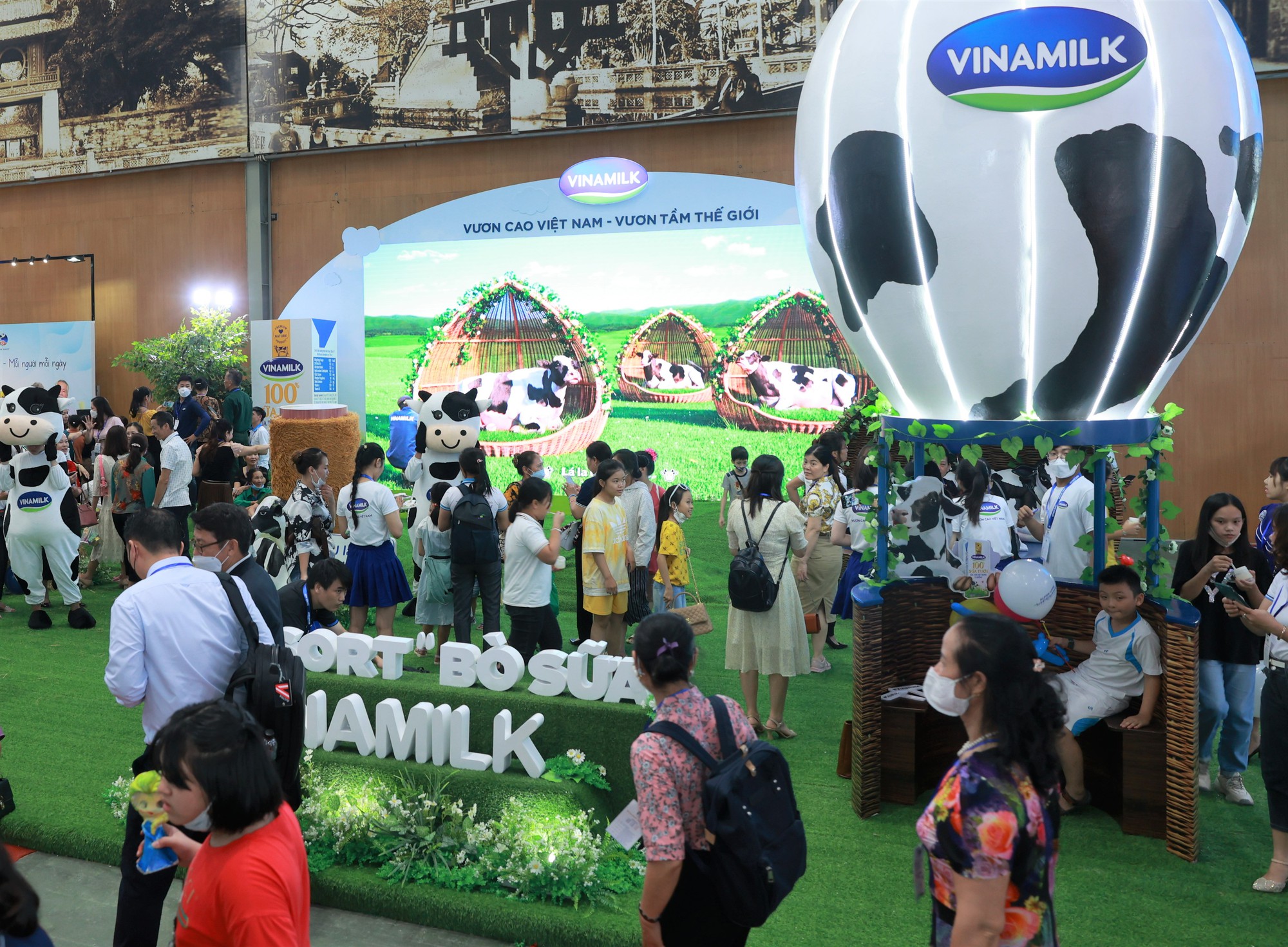 Sân chơi của Vinamilk nhân ngày 1-6 thu hút hàng ngàn trẻ em tham gia - Ảnh 3.