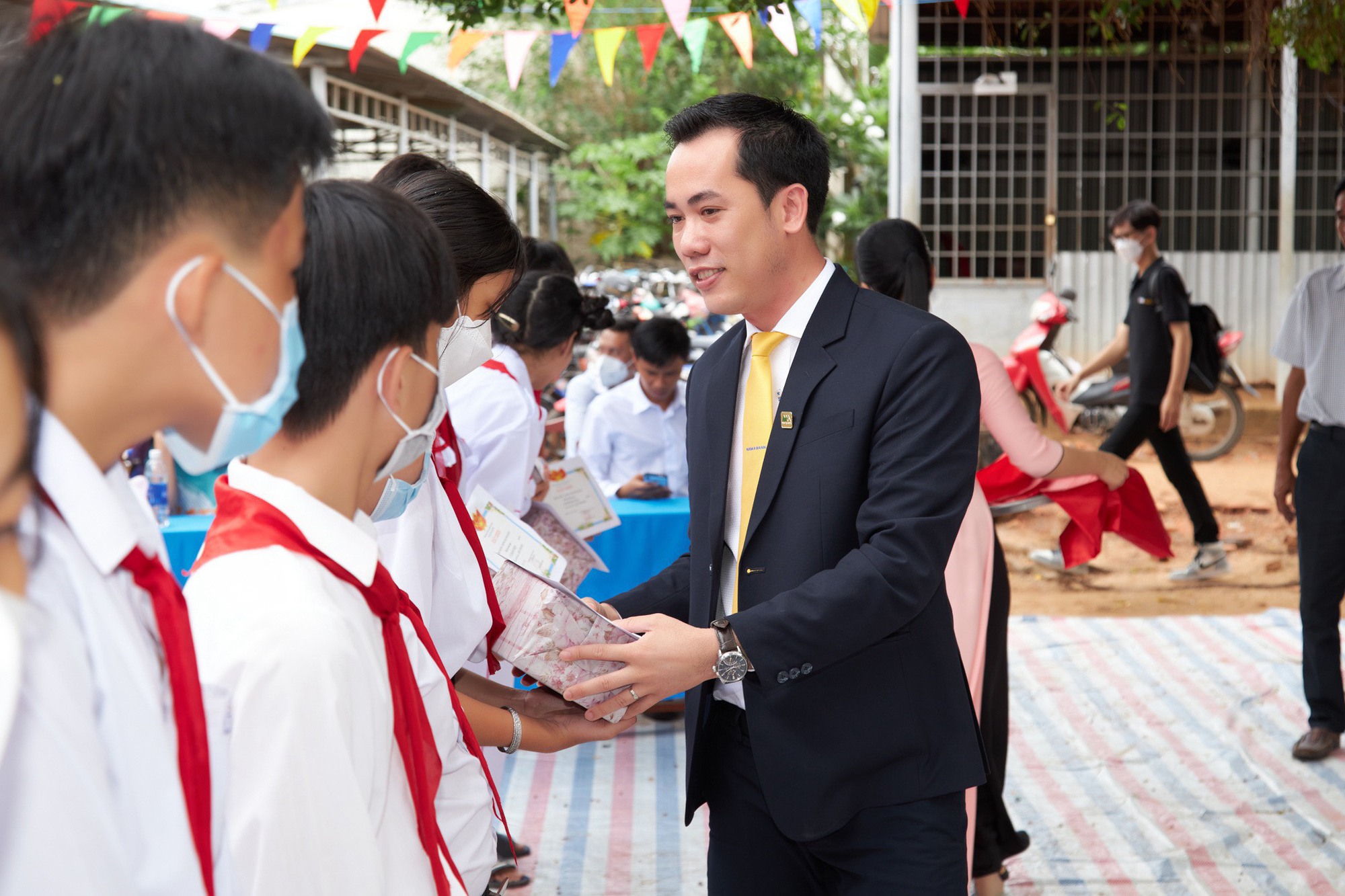 Trước trước thềm kỷ niệm 30 năm thành lập, Nam A Bank lan tỏa hạnh phúc đến cộng đồng - Ảnh 2.
