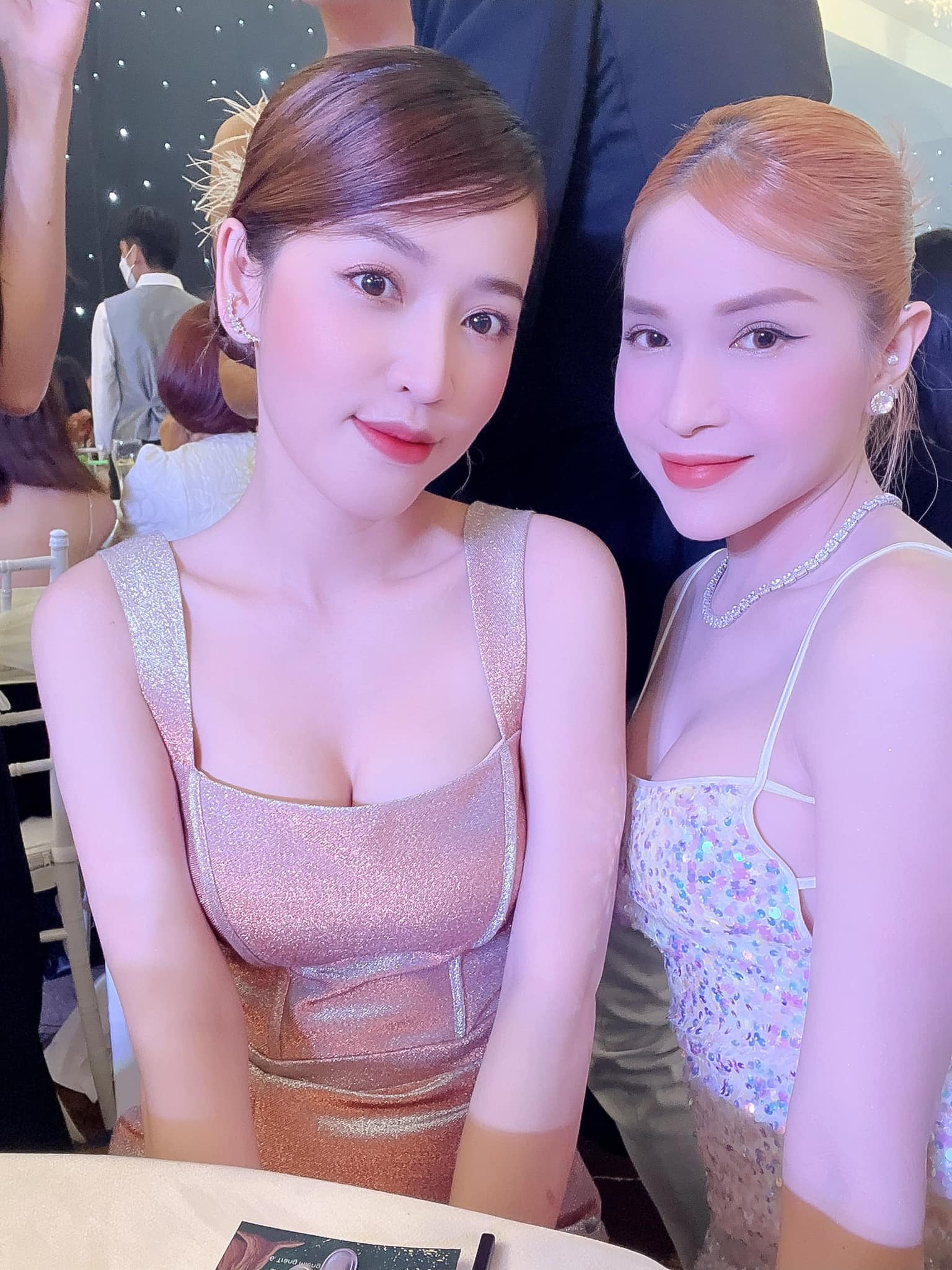 Cao Minh Đạt, Khả Như, Kim Tuyến&hellip; tề tựu mừng tiệc cưới Hồ B&iacute;ch Tr&acirc;m - Ảnh 13.