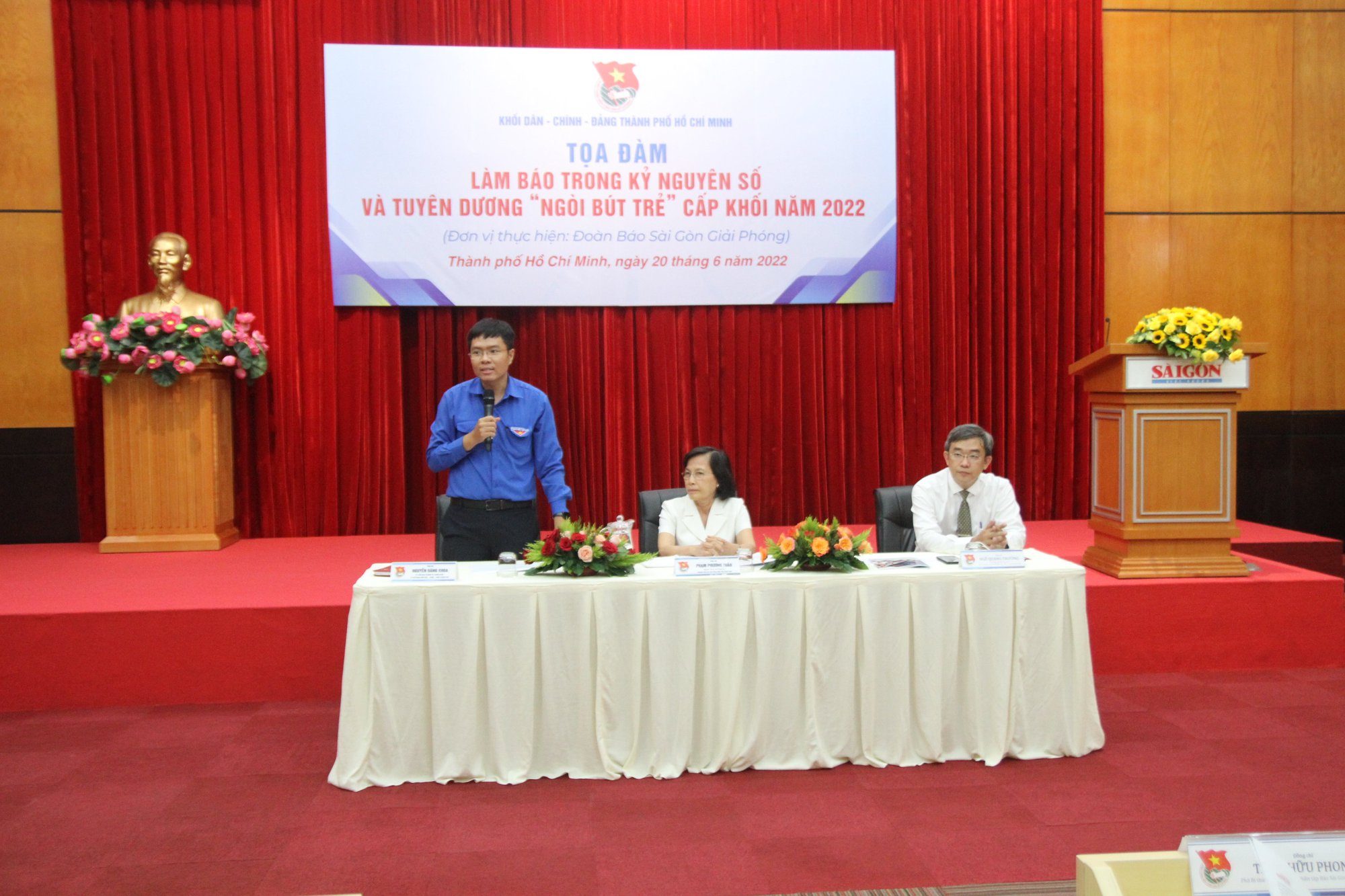 Làm báo trong kỷ nguyên số: Rất cần bản lĩnh ngòi bút trẻ - Ảnh 1.