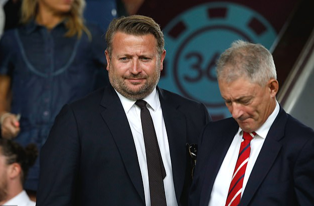 CEO Man United tiết lộ chuyện "động trời" ở quán rượu