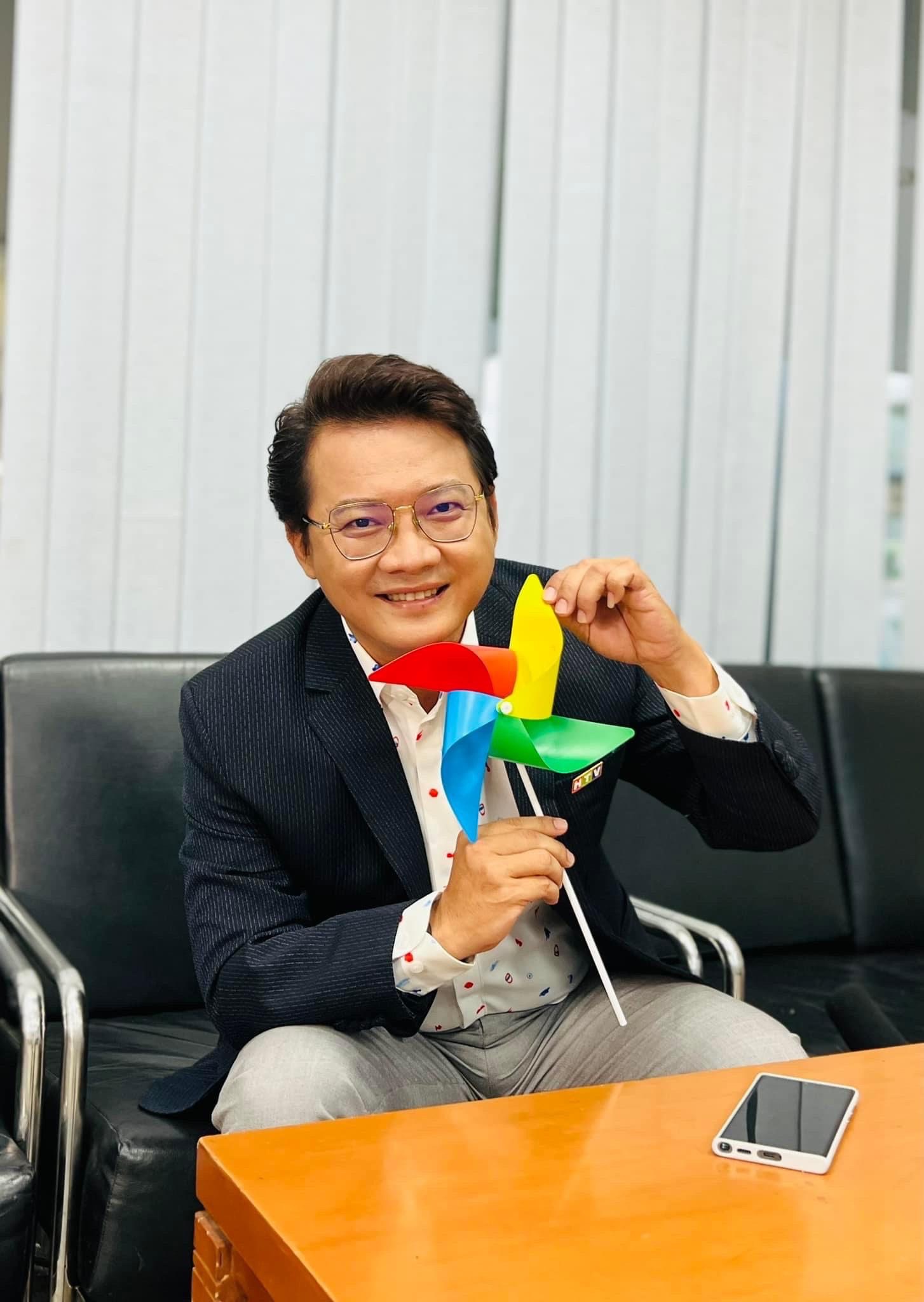 Loạt sao Việt chung tay tạo nên “chong chóng sắc màu giúp lan tỏa yêu thương đến trẻ em tự kỷ - Ảnh 6.