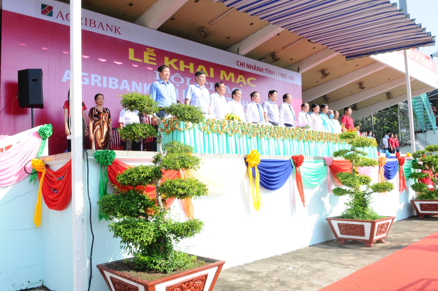 Khai mạc hội thao Agribank Chi nh&aacute;nh Long An lần thứ 19 - Ảnh 4.