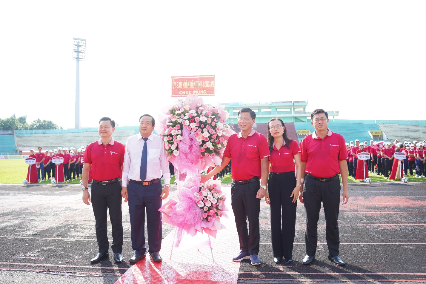 Khai mạc hội thao Agribank Chi nh&aacute;nh Long An lần thứ 19 - Ảnh 7.