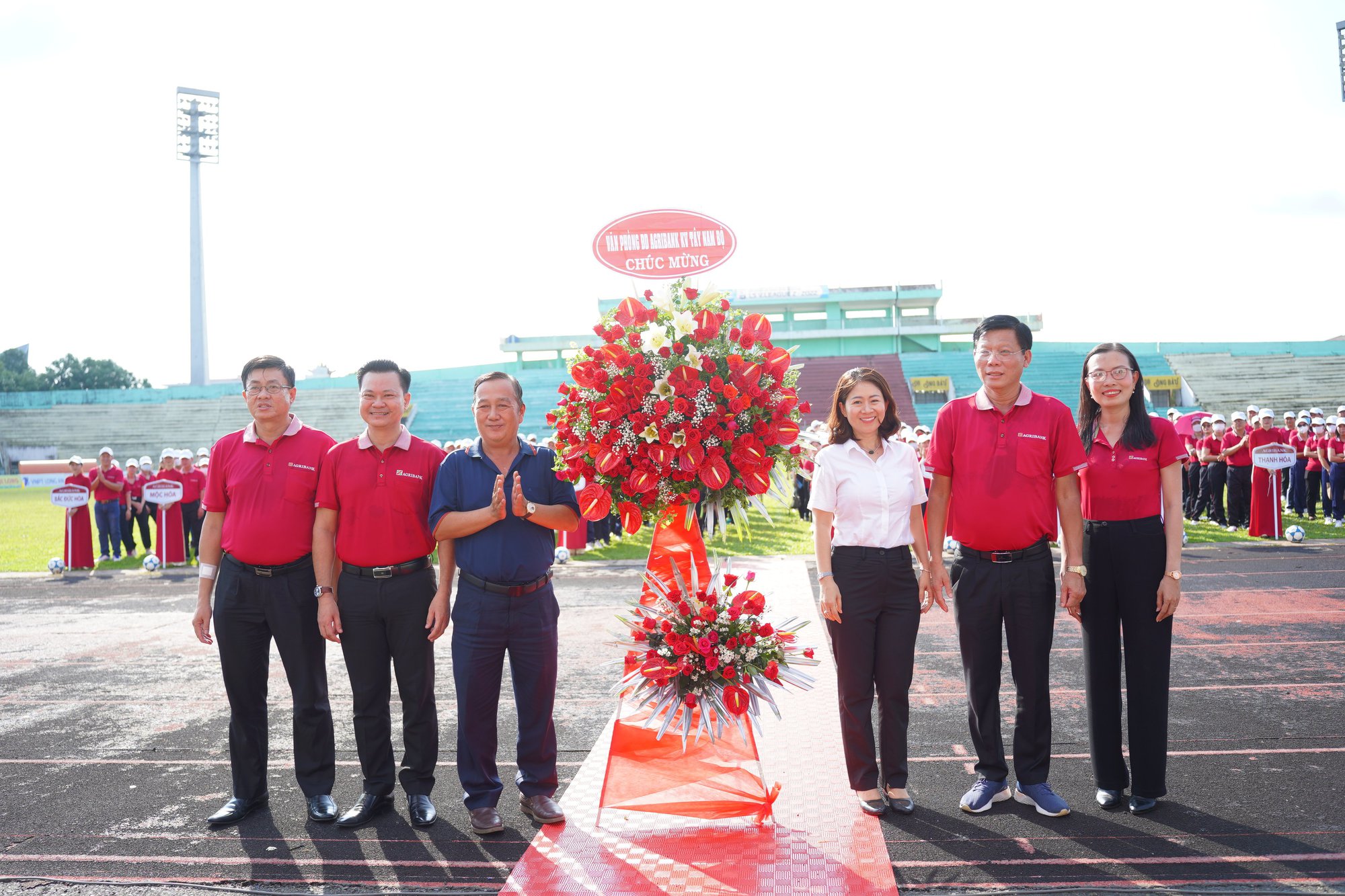 Khai mạc hội thao Agribank Chi nh&aacute;nh Long An lần thứ 19 - Ảnh 6.