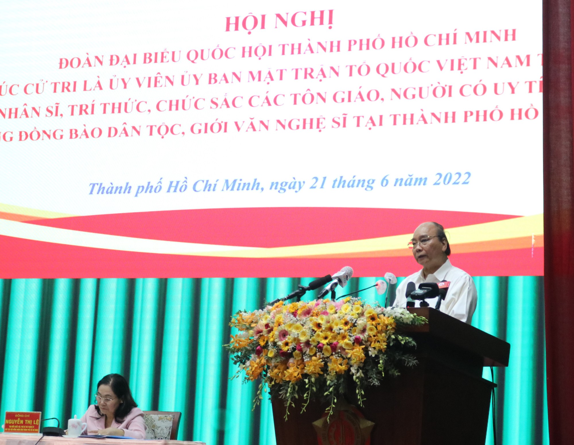 Ngăn chặn sự khủng hoảng của hệ thống y tế TP HCM
